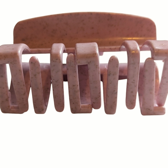 🍁 3/$15 Eco Friendly Abstract Hair Clip - Picture 4 of 5